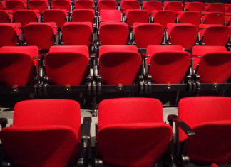 Dlaczego warto chodzić regularnie do teatru? Dlaczego warto chodzić regularnie do teatru?