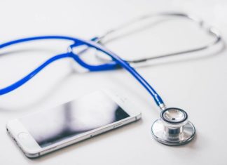 TWÓJ TELEFON NIE REAGUJE NA DOTYK? CO ZROBIĆ W TAKIEJ SYTUACJI?