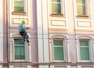 Czy każdą elewację można czyścić bez szkody dla powierzchni i struktury budynku?