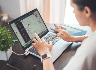 Studia podyplomowe online – czy warto zapisać się na studia przez Internet?